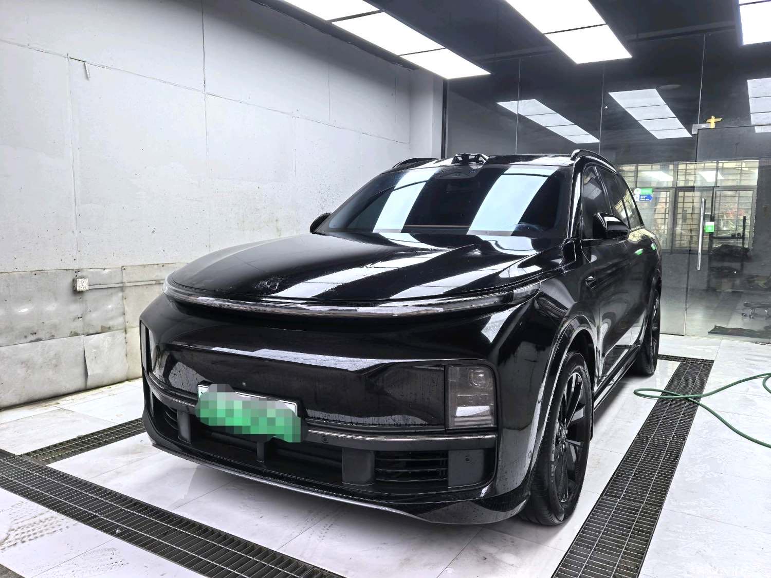 Li Auto L (Liter) 8 Air