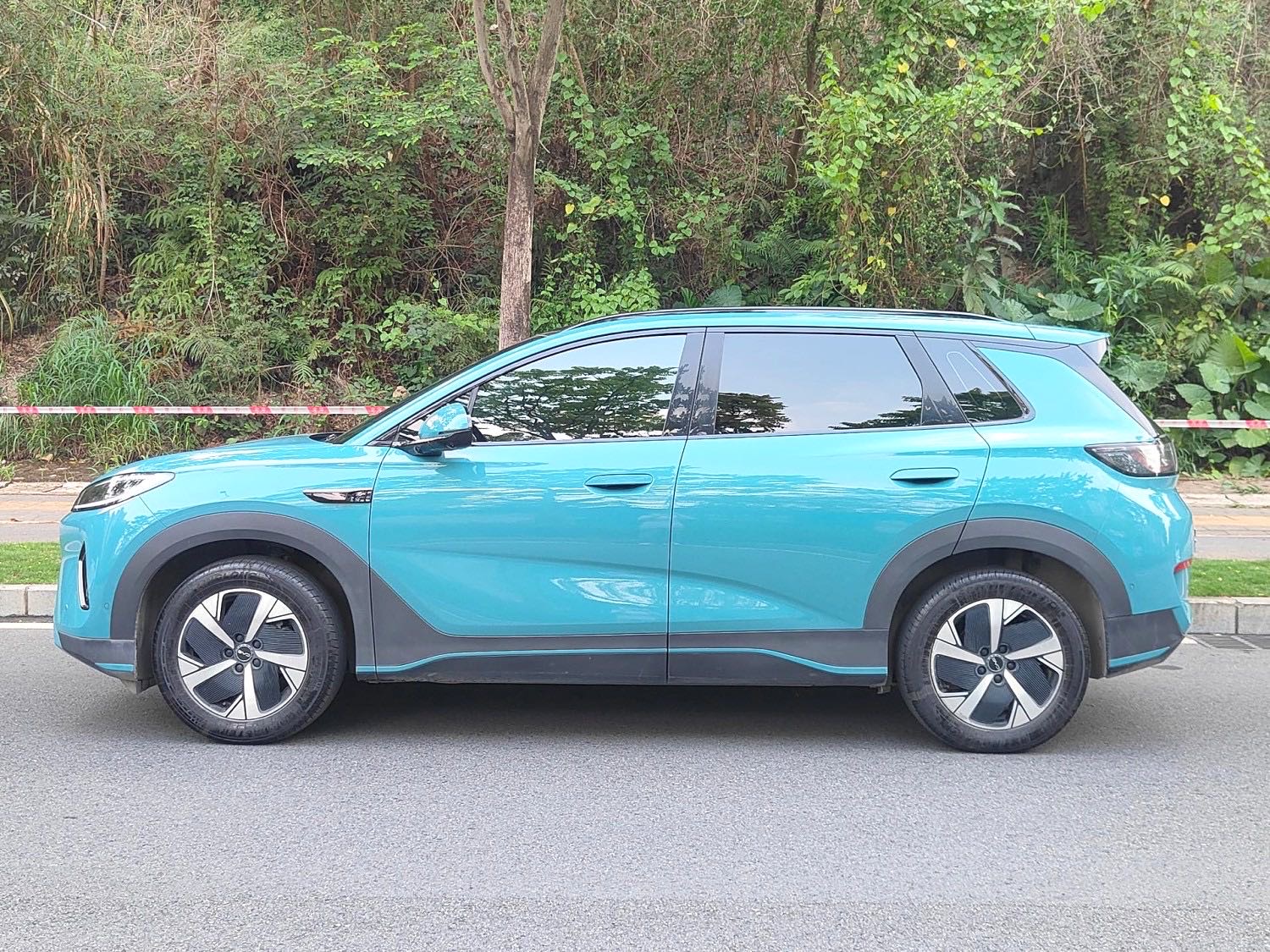 Электромобиль BYD 05 с запасом хода 520 км