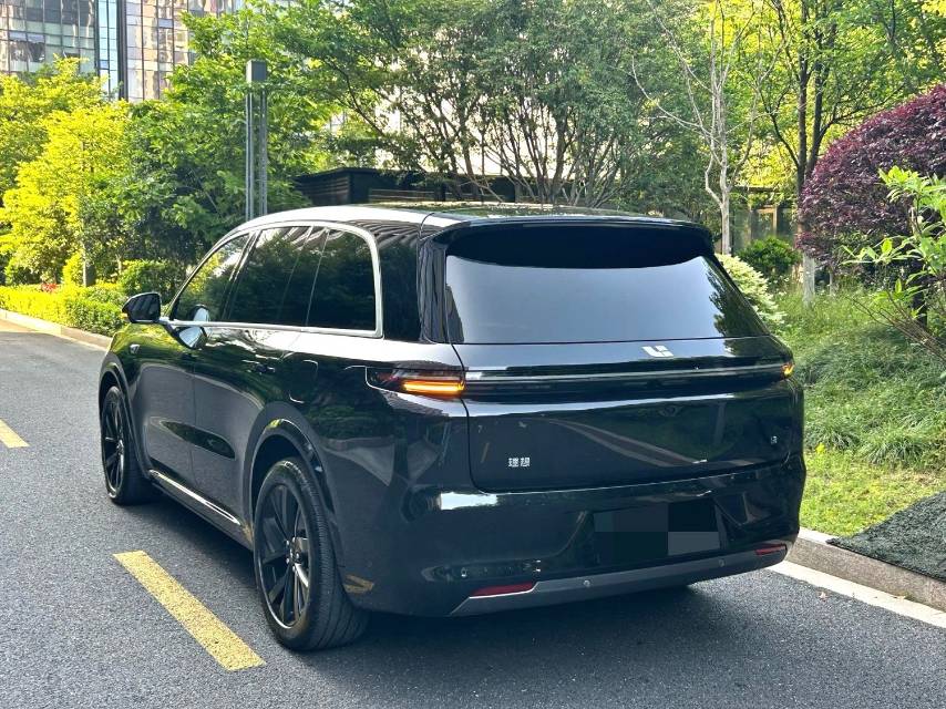 Li Auto L (Liter) 8 Pro