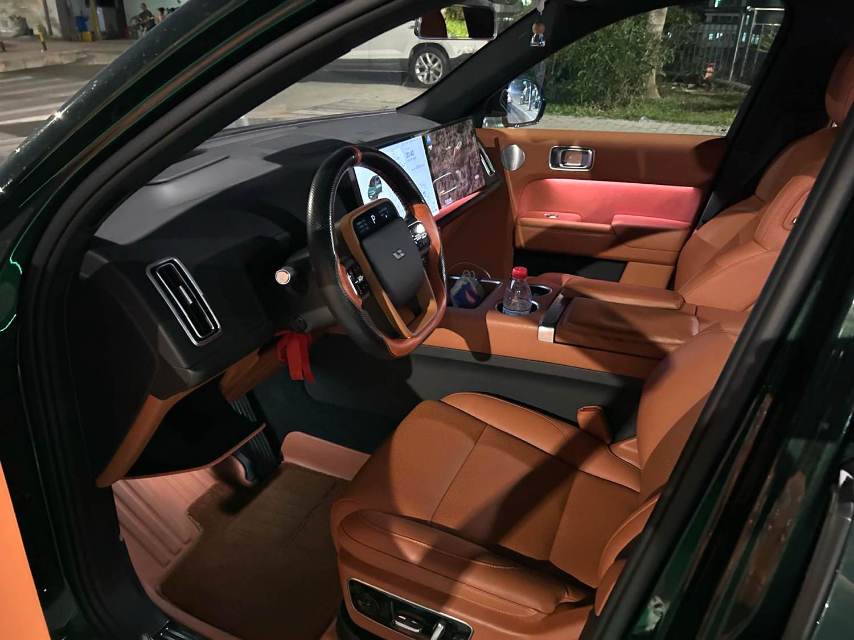 Li Auto L (Liter) 7 Pro