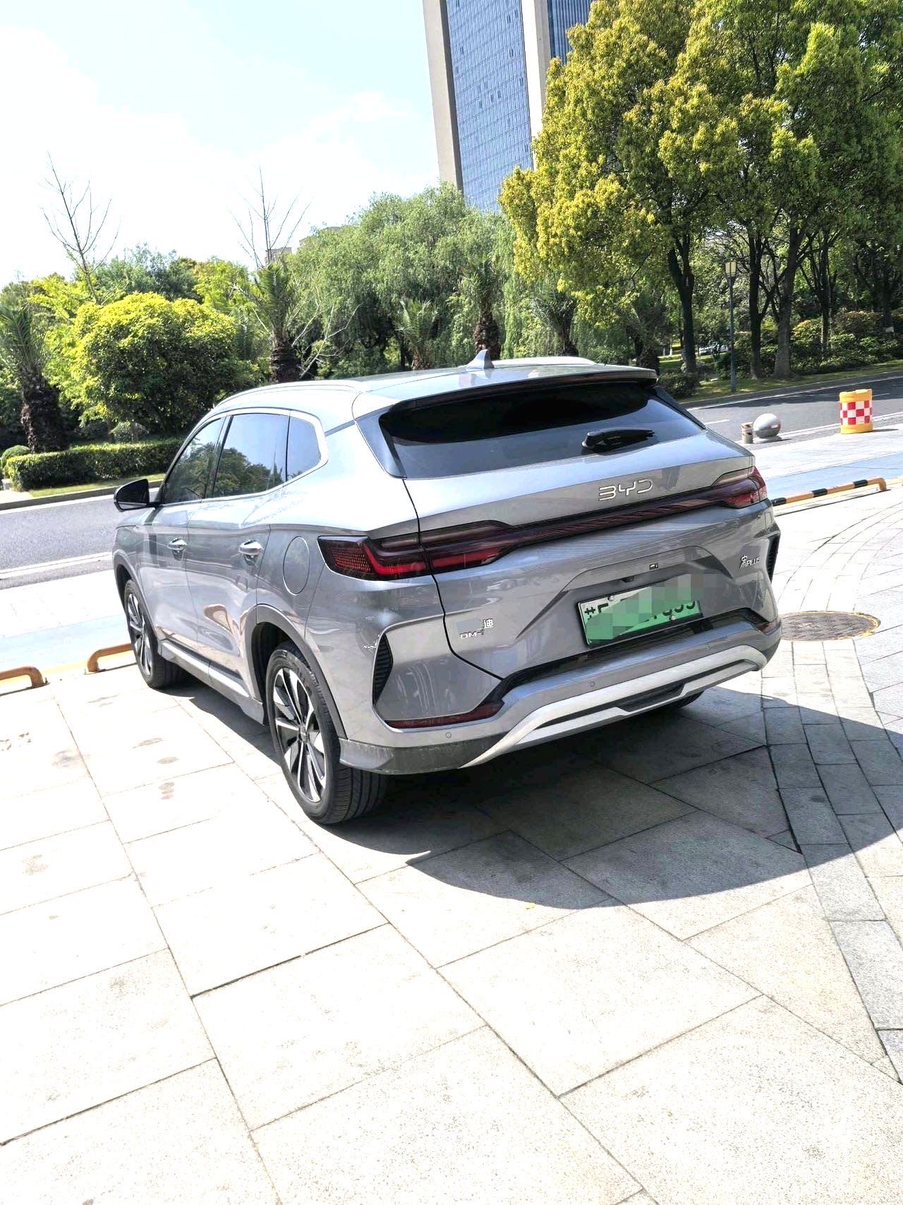 BYD PLUS New Energy DM i 110 км — флагманская модель