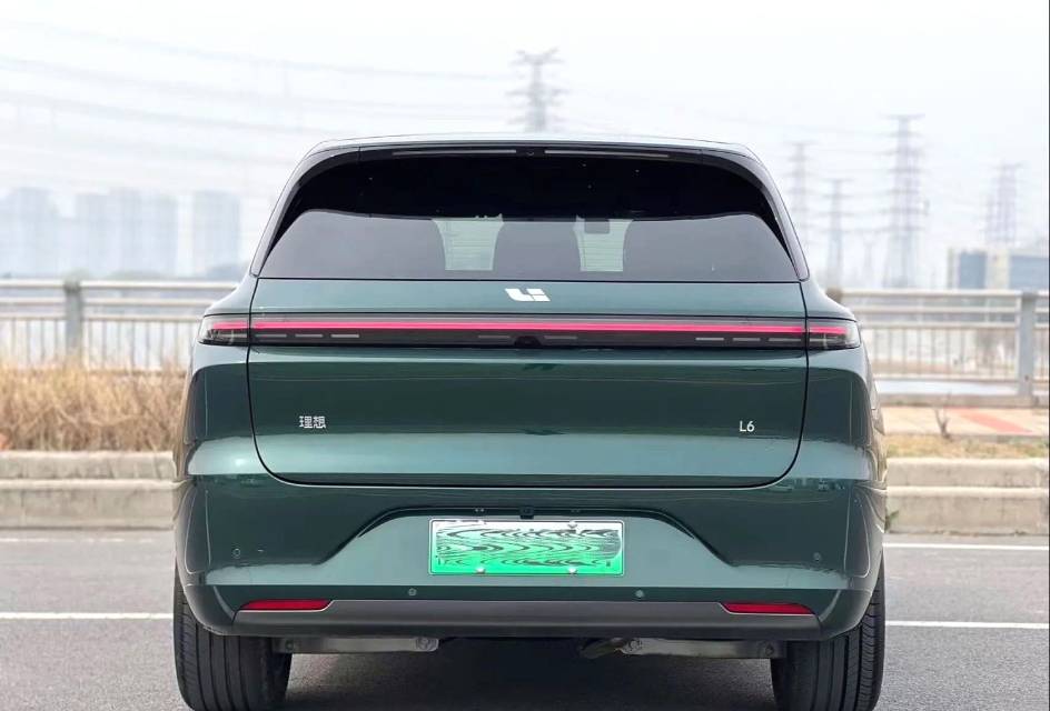 Li Auto L (литр) 6 Pro