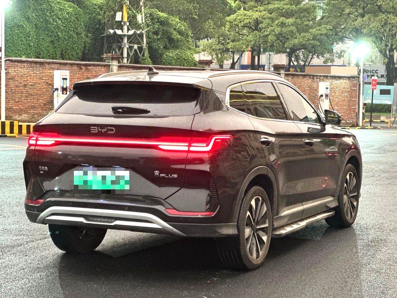 宋 PLUS New Energy Model Year Electric Vehicle 520km Premium