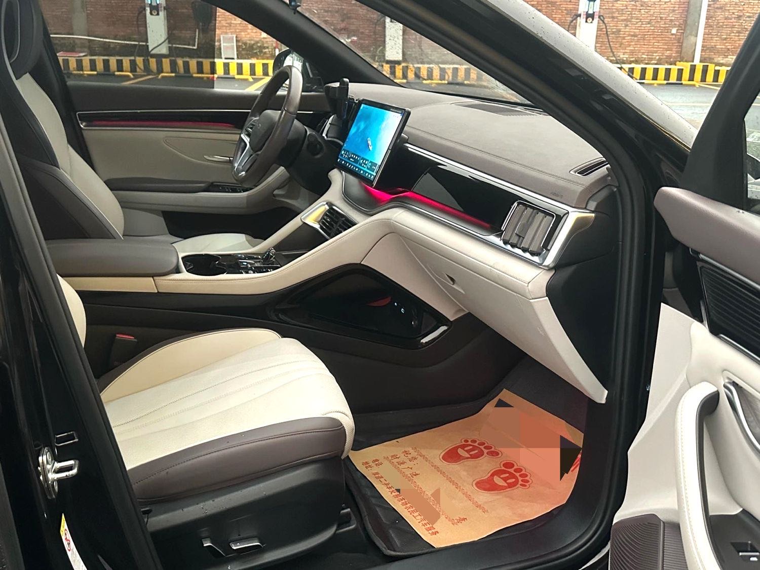 宋 PLUS New Energy Model Year Electric Vehicle 520km Premium