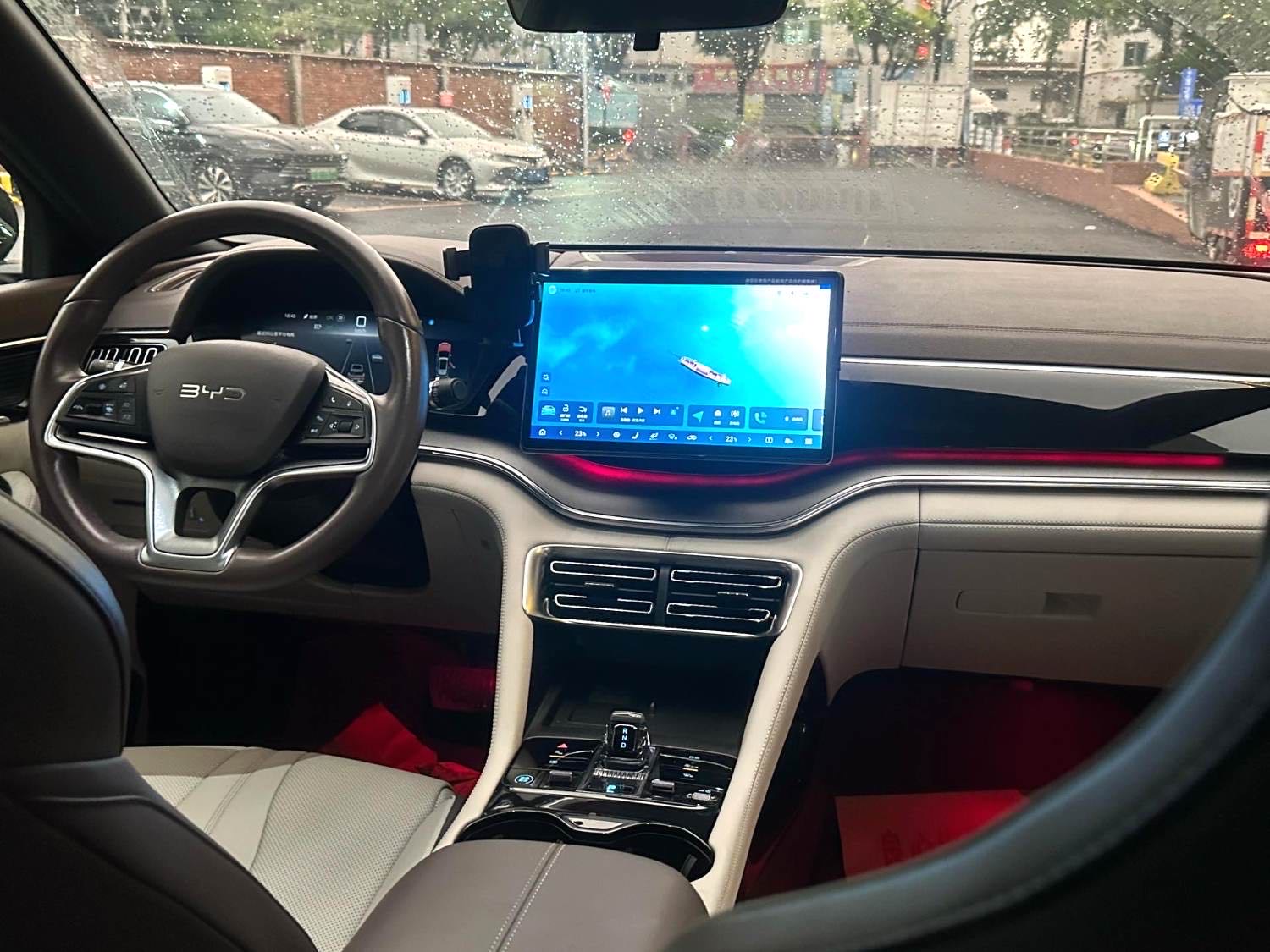 宋 PLUS New Energy Model Year Electric Vehicle 520km Premium