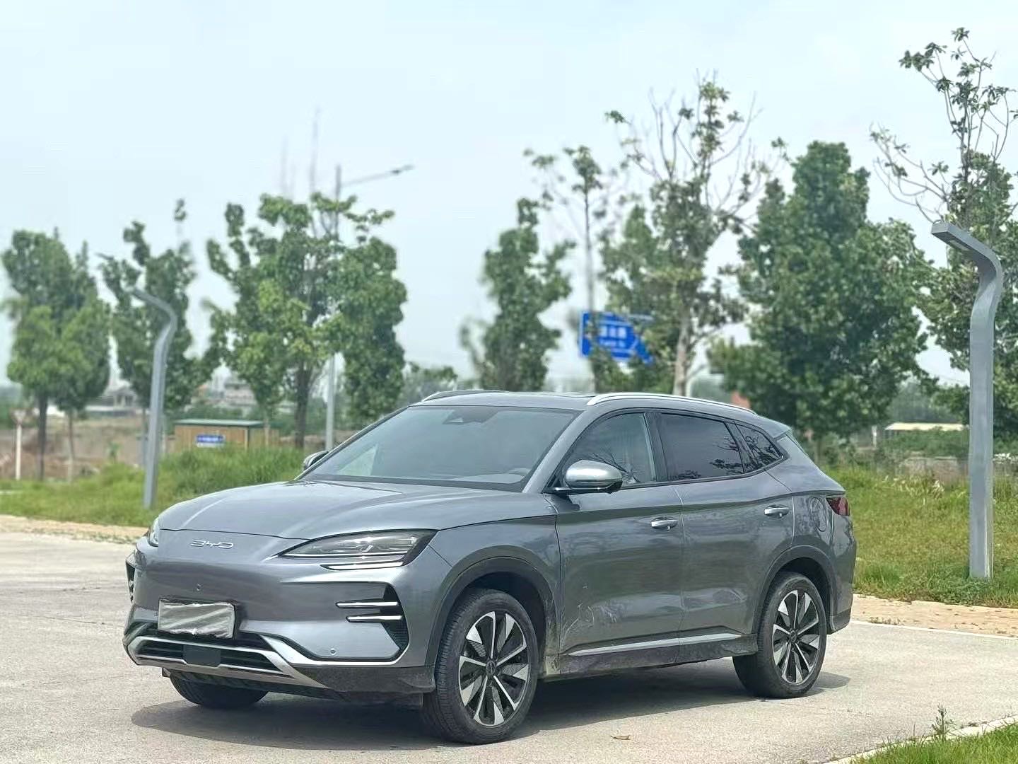 BYD PLUS New Energy Electric Vehicle 520km Premium