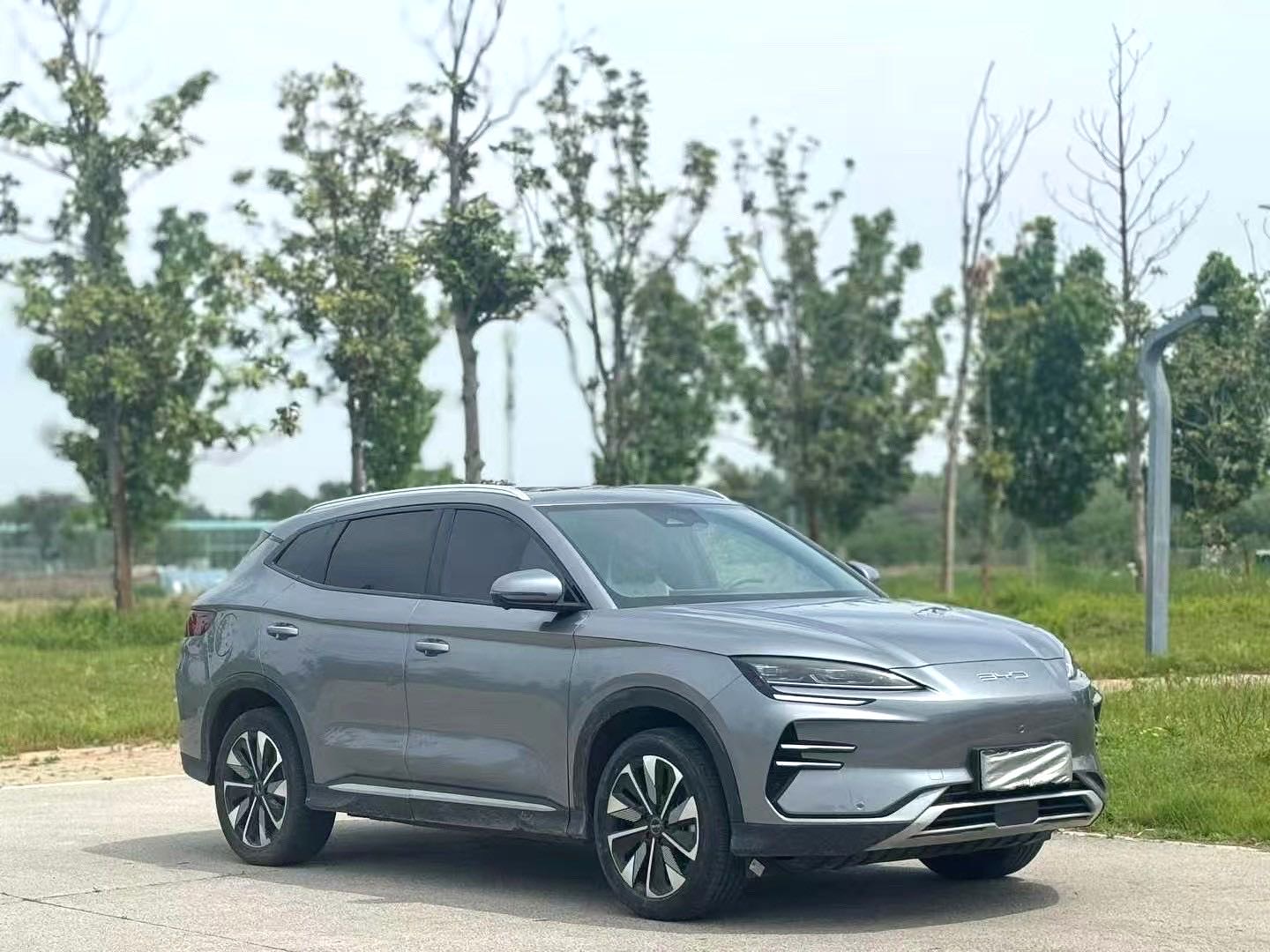 BYD PLUS — электромобиль на альтернативном топливе с запасом хода 520 км, версия Premium