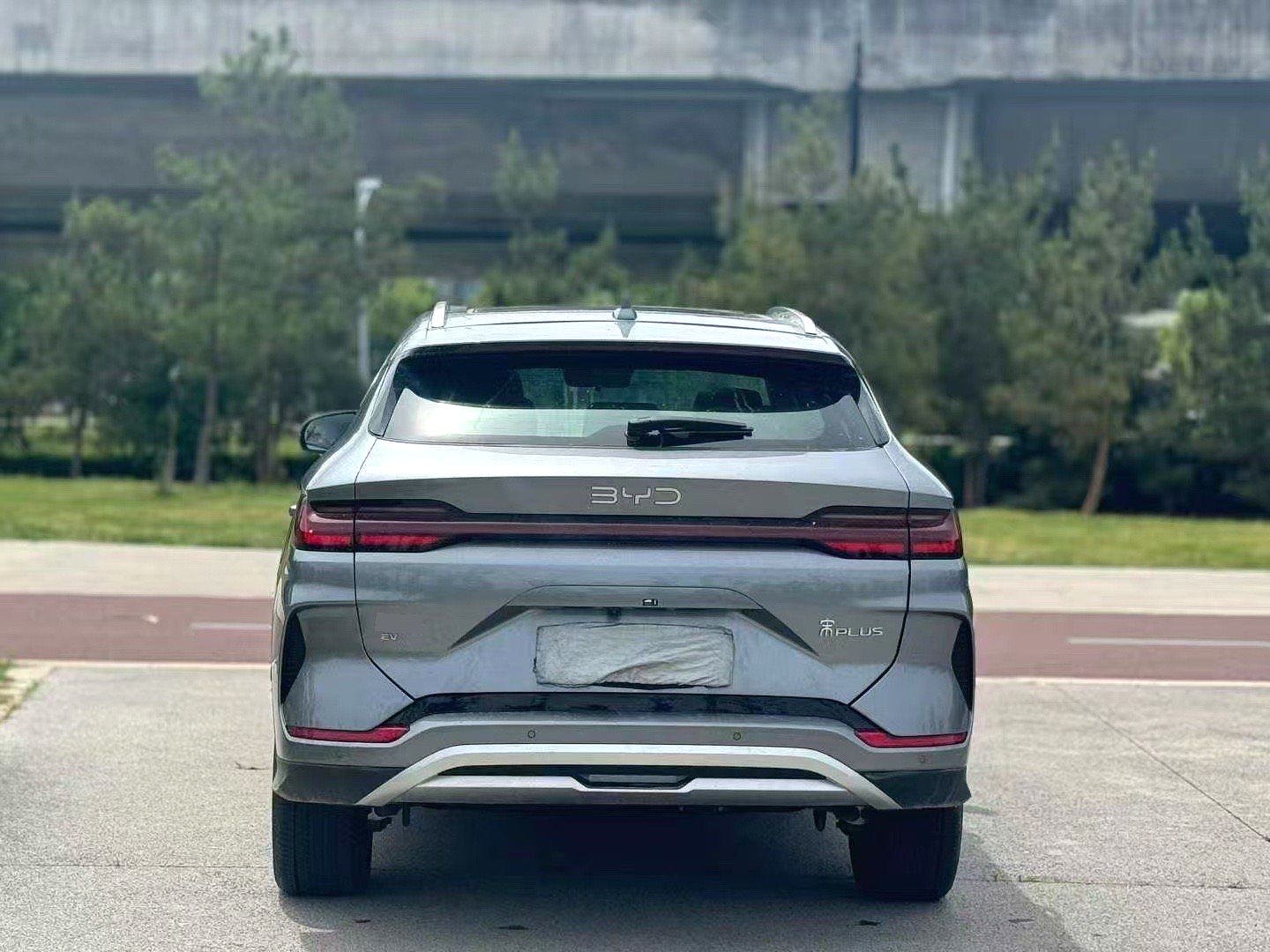 BYD PLUS — электромобиль на альтернативном топливе с запасом хода 520 км, версия Premium