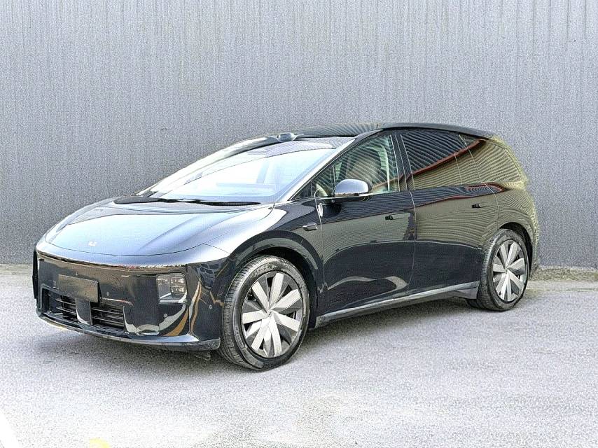 Li Auto i 8