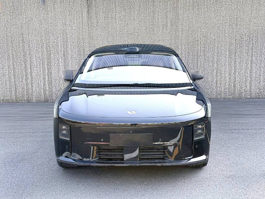 理想 i 8 Model Year 标准版