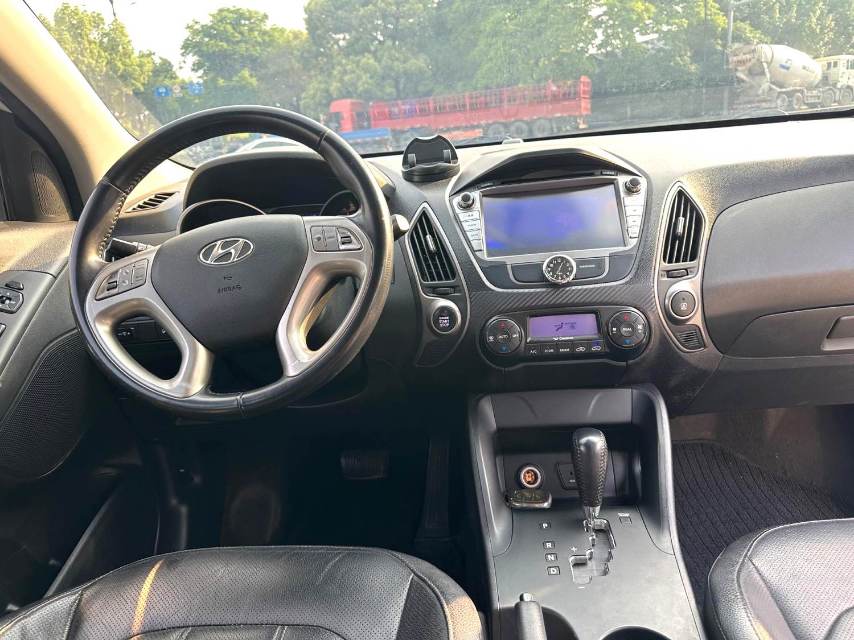 Hyundai ix 35 2,0 л, АКПП, 2WD, GLS V