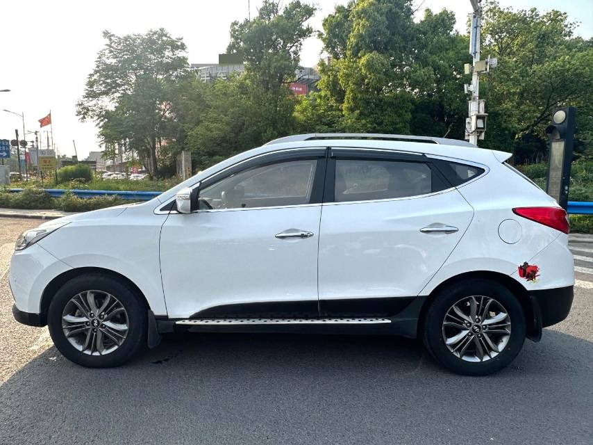Hyundai ix 35 2,0 л, АКПП, 2WD, GLS V